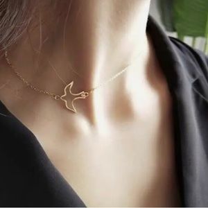 Cute cutout flying bird necklace
